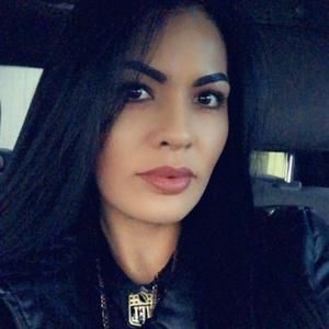 Meet your Posher, Zuleima